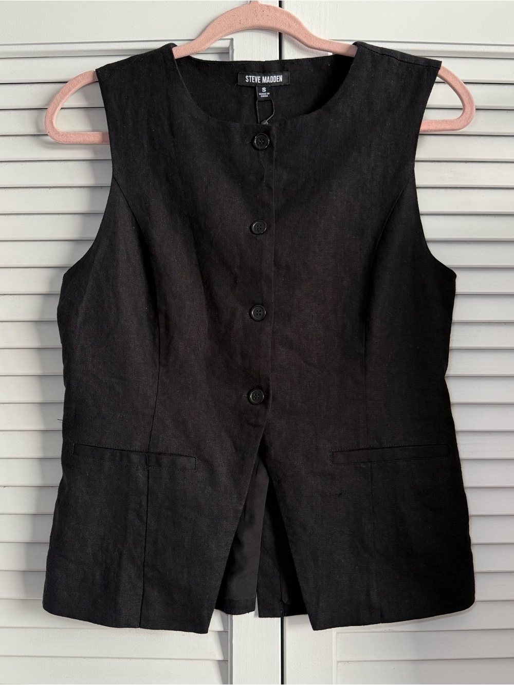 Steve Madden Black Sleeveless Button-Front Vest
